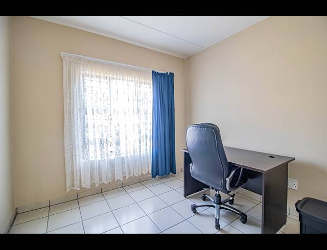 2 BEDROOM APARTMENT FOR SALE IN SOUTH CREST
